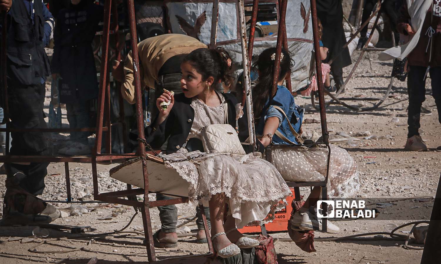الأطفال يحتفلون بعيد الفطر في مدينة إدلب - 23 من نيسان 2023 (/ أنس الخولي)