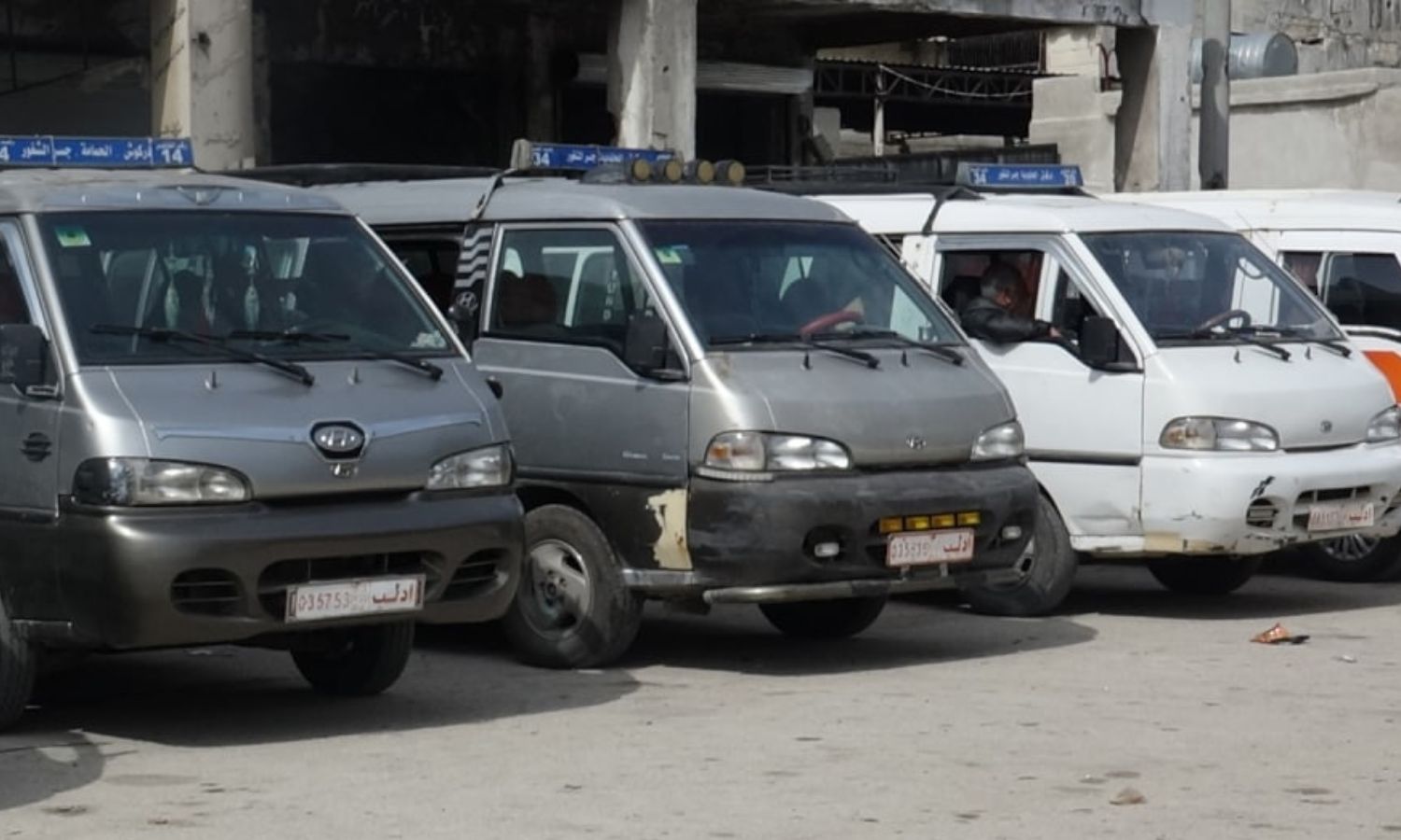 سيارة نقل داخلي في مدينة إدلب – 10 من آذار 2023 (المؤسسة العامة للنقل)