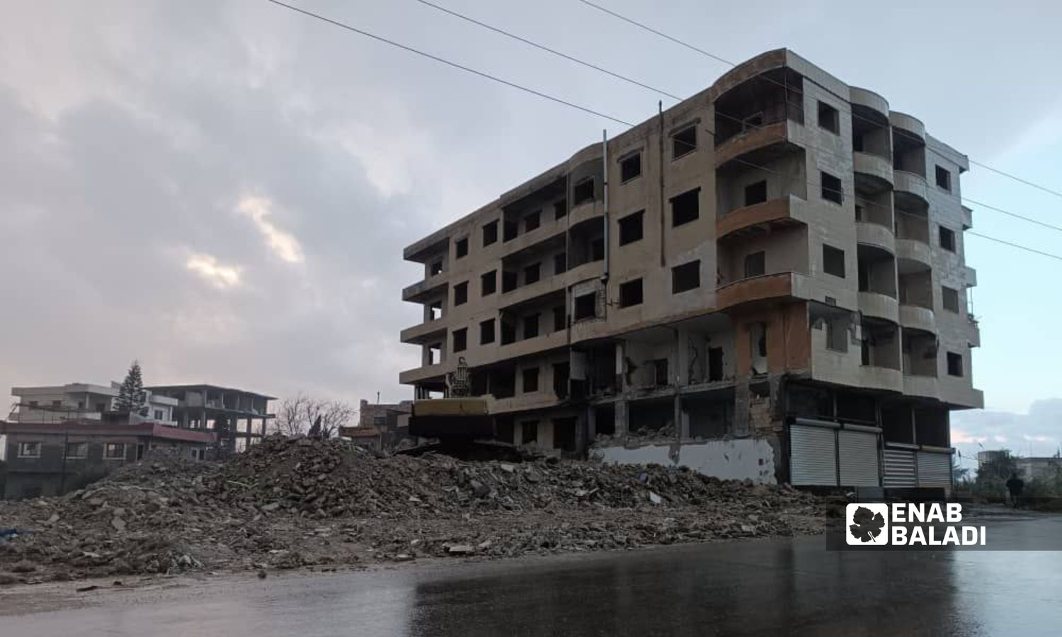 أبنية متضررة إثر الزلزال في العسالية بمدينة جبلة بريف اللاذقية - 1 من شباط 2024 (/ ليندا علي)