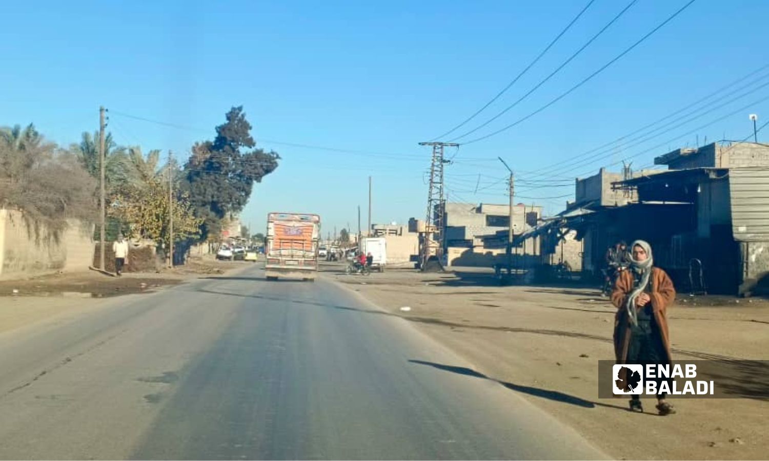 الطريق الرئيس في بلدة أبريهة شرقي دير الزور- 11 من شباط 2024 (/ عبادة الشيخ)
