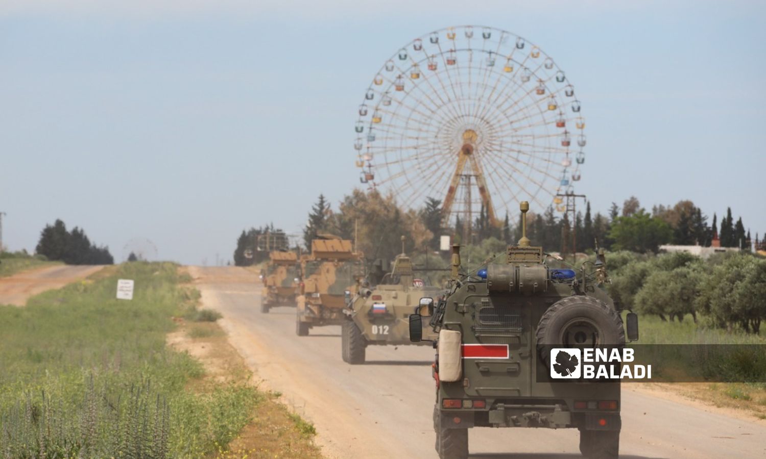 دورية تركية روسية على طريق "حلب- اللاذقية" الدولي قرب مدينة ملاهي "طيبة" - 5 من أيار 2020 (وزارة الدفاع التركية)